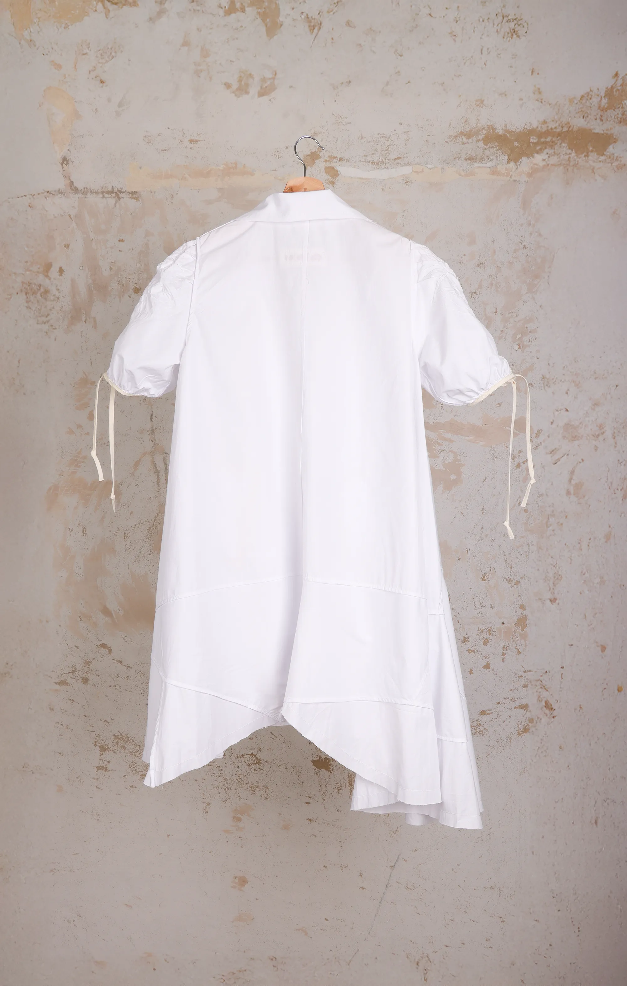 Vestido Kimi blanco. Vista trasera.