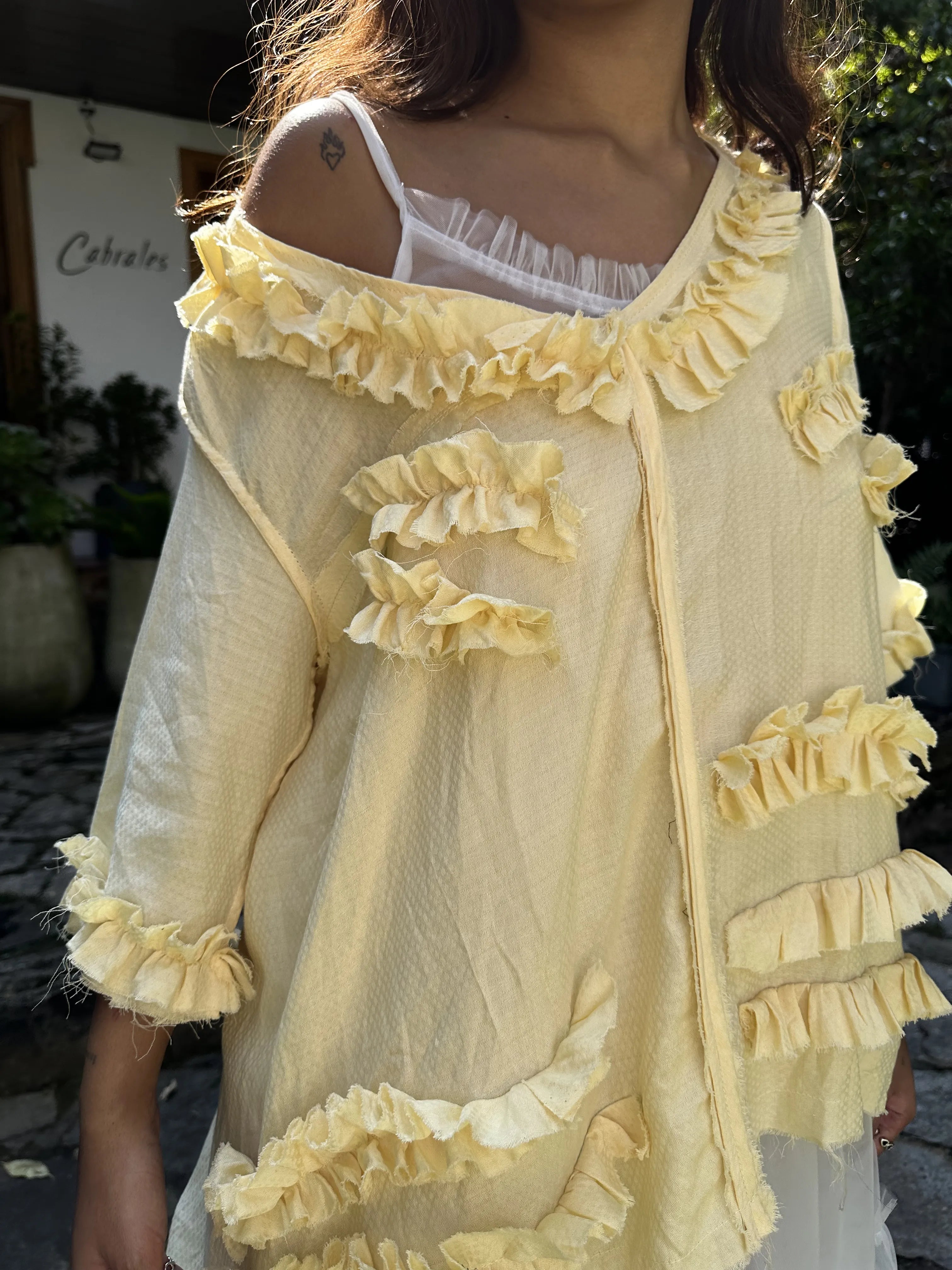 Blusa amarilla Cabrales.