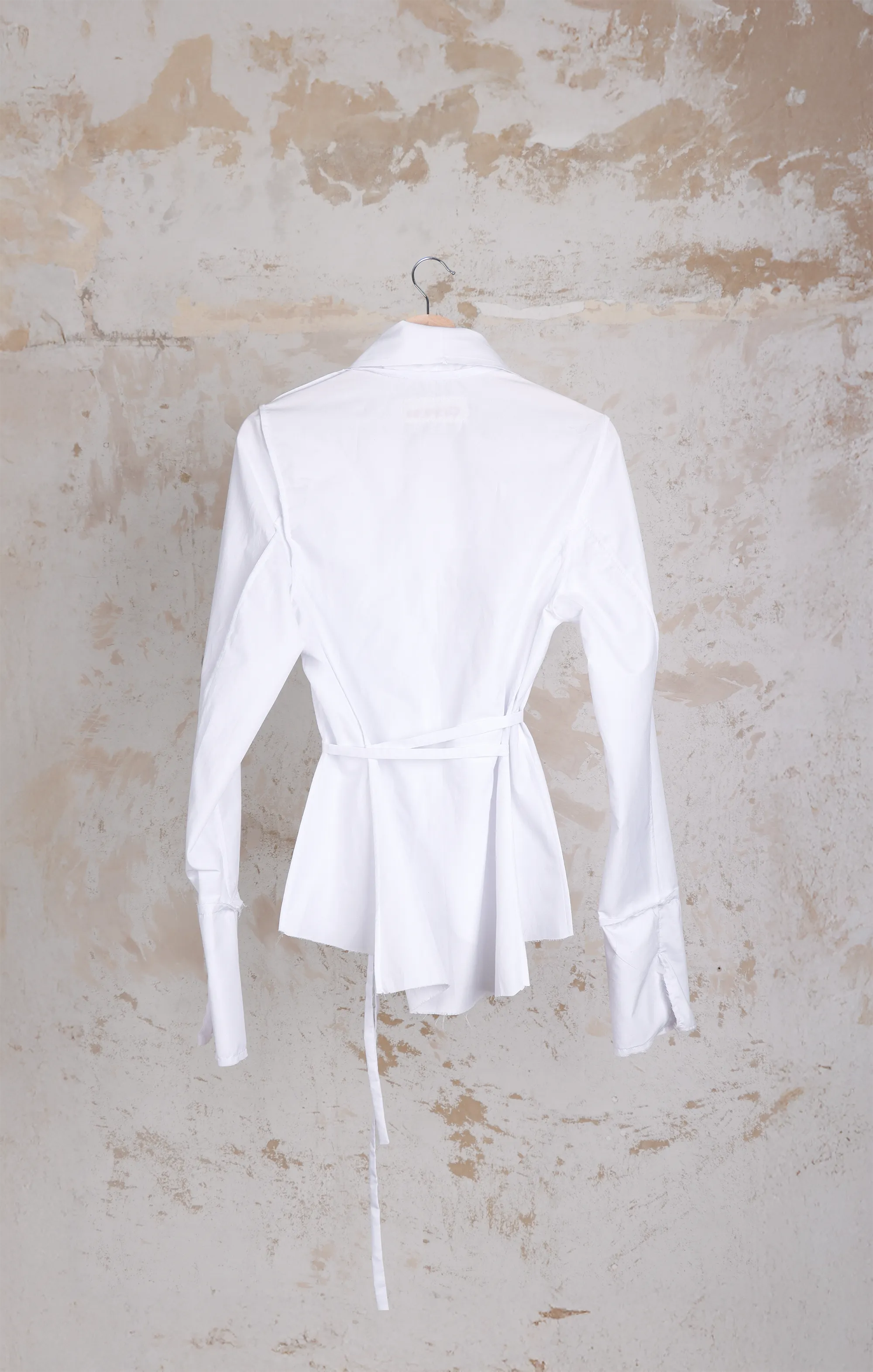Blusa Lili color blanco. Vista Trasera.